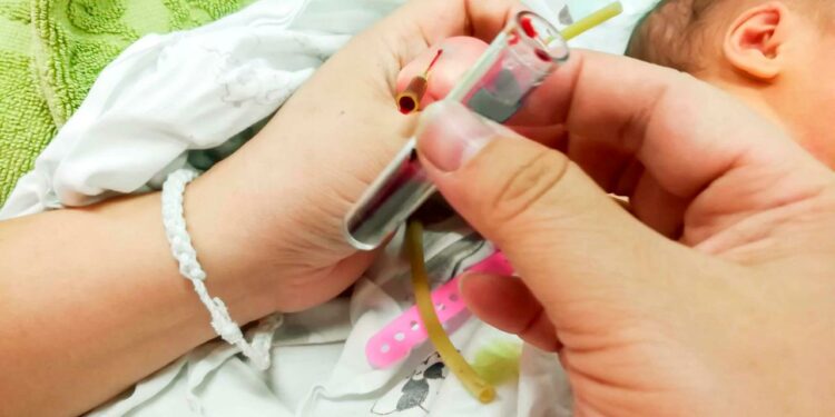 TC falla en contra de padres de un bebé que se negaban a una transfusión de sangre por su religión