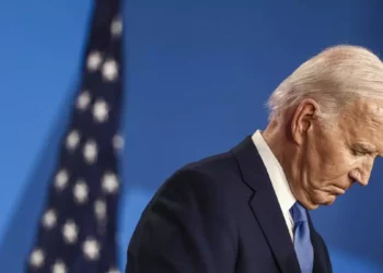 Biden se olvida el nombre de su secretario de Defensa y lo llama “el tipo negro”: afirman que podría bajarse este fin de semana