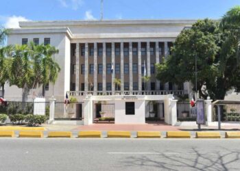 ¿Quiénes son los 32 profesores que el Ministerio de Educación desvinculó y suspendió por «acoso sexual» en el año escolar 2023-2024?