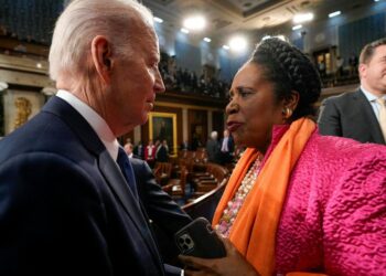 Murió la congresista de EEUU Sheila Jackson Lee, una ferviente activista contra el racismo
