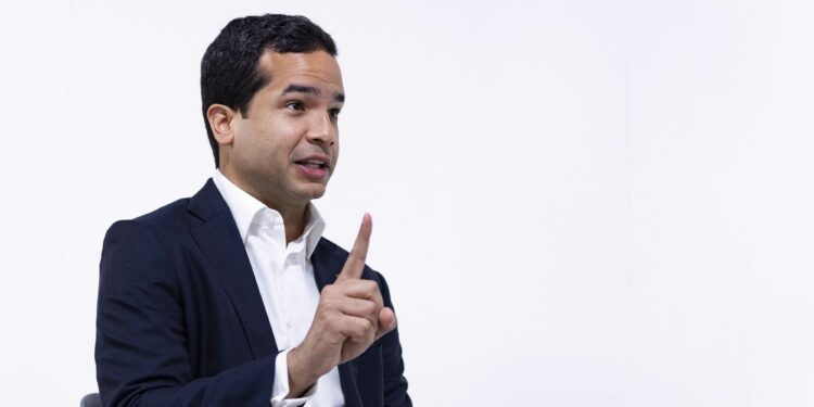 Fraude electoral en Venezuela: Con una postura critica sobre el régimen de Nicolás Maduro, Omar se distancia de Leonel