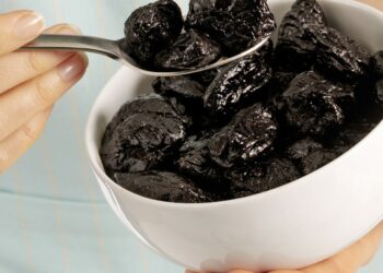 Quiénes no deben consumir ciruelas pasas y por qué