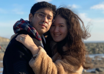 Ignoró las advertencias de «no acercarse» a la dama de honor y así inició una historia de amor en Kazajstán