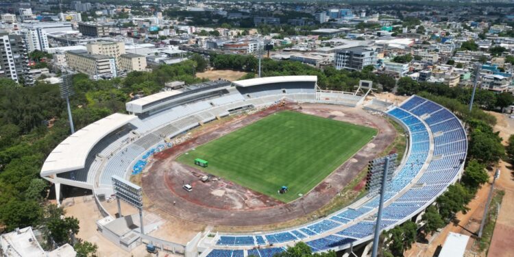 MIVED avanza en los trabajos de remodelación del Estadio Olímpico Félix Sánchez.