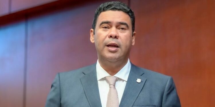 Senador Rafael B. Duluc (Cholitín) presenta Proyecto de Ley para elevar Verón-Punta Cana a la categoría de Municipio