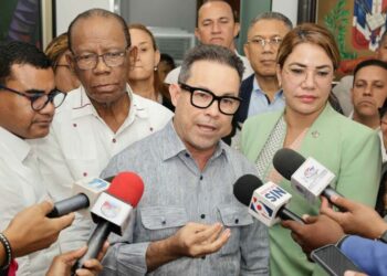 ¿Quién manda en el PRM? Diputados oficialistas se imponen sobre el presidente y acuerdan eliminar solo 20 curules. No presenta ni el 50 % de las que planteó Abinader