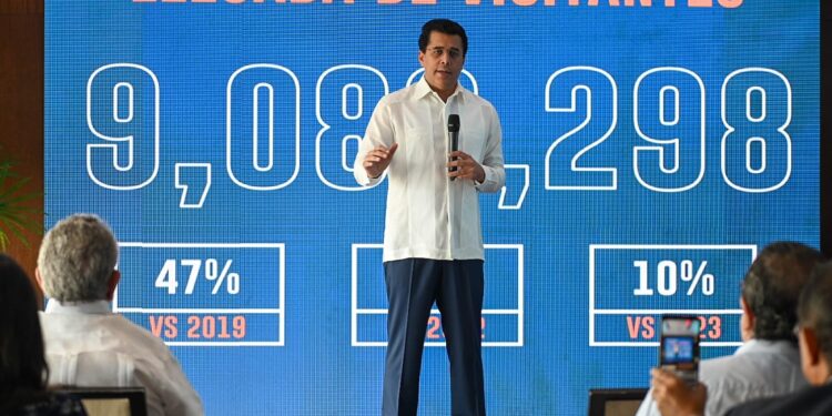 RD recibe más de 9 millones de visitantes hasta el mes de octubre. Ministro de Turismo dice que República Dominicana sigue firme en su meta de alcanzar los 11.5 millones de visitantes a final de año.