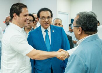 Ministro Bonilla entrega área de emergencia del Hospital Regional Universitario Cabral y Báez en Santiago