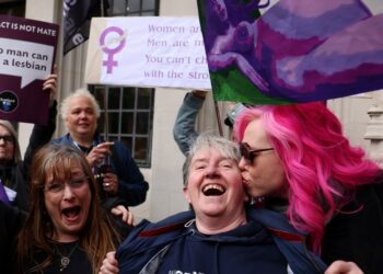 Polémica en Gran Bretaña: la Corte Suprema afirma que las personas trans no son legalmente mujeres