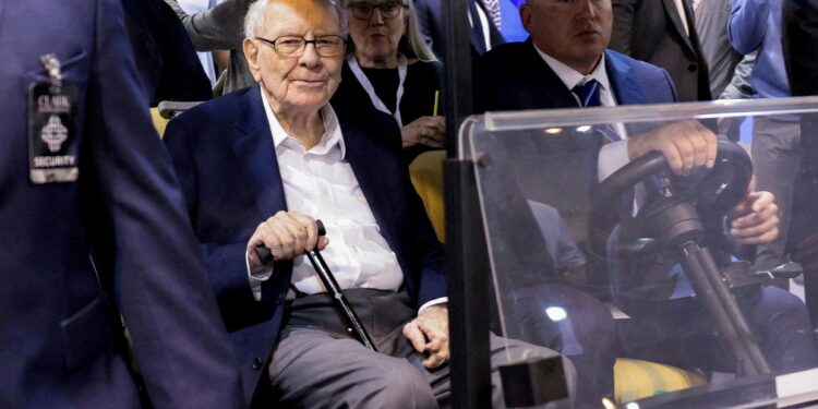 Rompió el silencio Warren Buffett: a los 94 años, anunció su retiro y le dejó una fuerte advertencia a Donald Trump