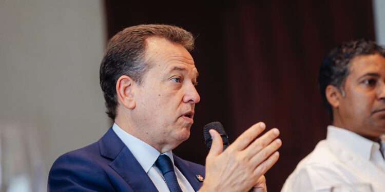 Ito Bisonó resalta lucha contra comercio ilícito y apuesta a la economía naranja en La Mesaza de GALA Media Group