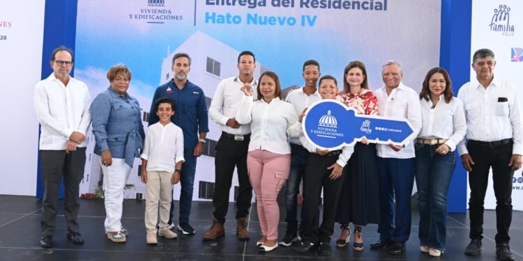 Banreservas financia 608 apartamentos entregados en Hato Nuevo por la vicepresidenta Raquel Peña